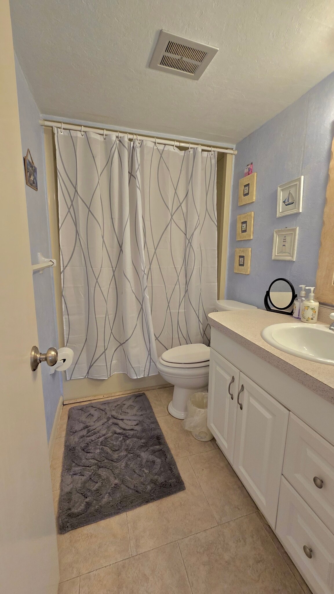 Building Photo - 400 Base Ave E