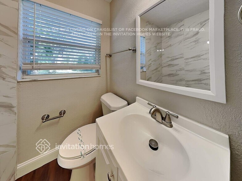 Building Photo - 822 Rosalia Dr