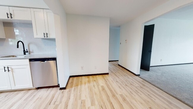 Building Photo - Parma - Ridgewood Lofts - 2 Bedroom - 1 Bath