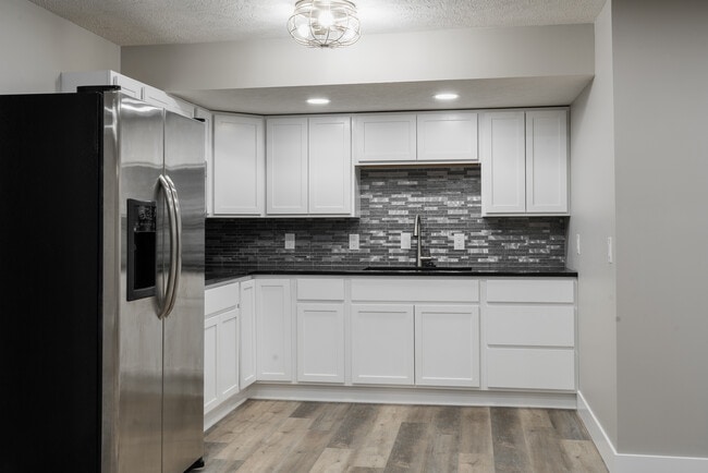 Building Photo - 7337 Collister Rd