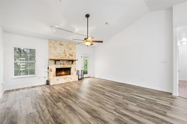 Building Photo - 1301 S Quinlan Park Rd