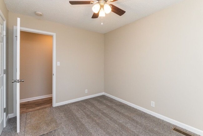 Building Photo - 816 Garrettsburg Rd