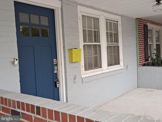 Building Photo - 846 Haws Ave