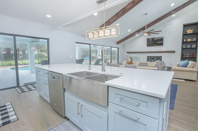 Building Photo - Beautifully Updated 3/2 Pool Home with Large Backyard in Lake Ajay (Gated Community)