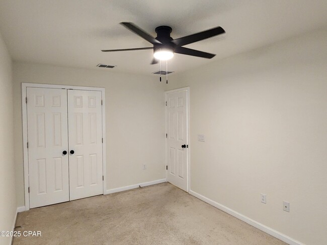 Building Photo - 119 Sand Oak Blvd