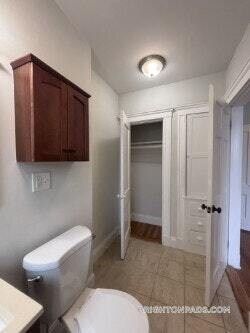 Building Photo - 286 Chestnut Hill Ave