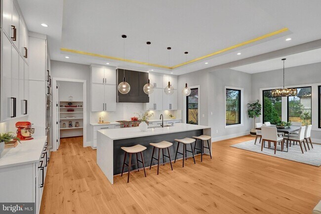 Building Photo - 1100 Balls Hill Rd