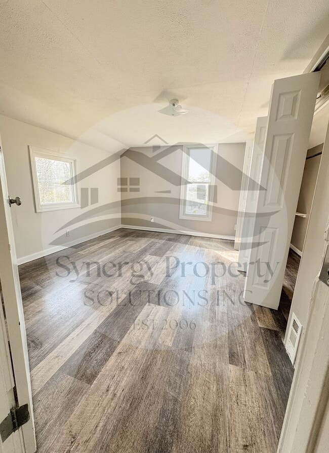 Building Photo - Large Mansfield Home