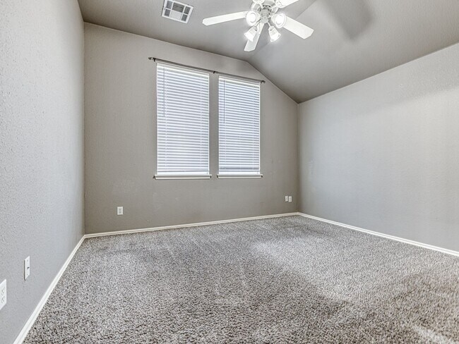 Building Photo - Updated home in Edmond + 3 bed + 2 bath + Edmond Schools