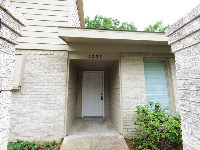 Building Photo - 5231 Beechnut St