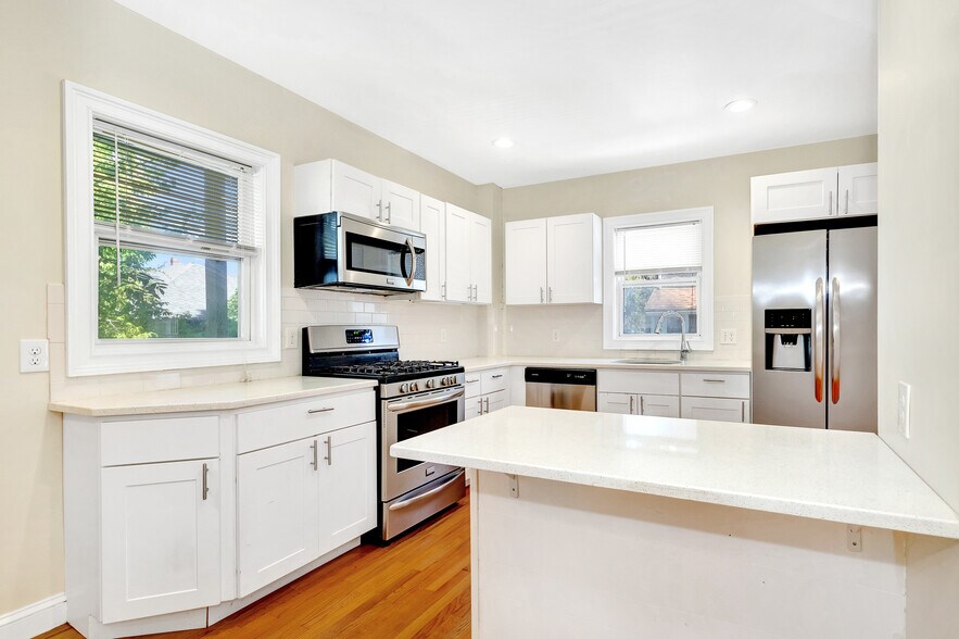 Building Photo - 9 Winter Hill Rd