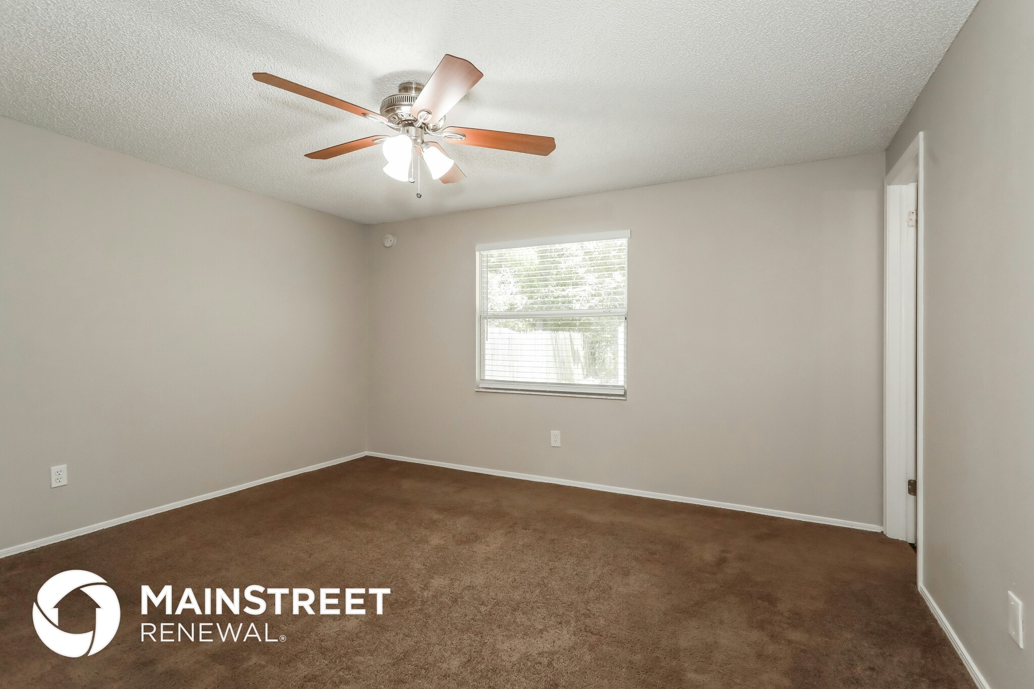 Building Photo - 2433 Justin Rd E