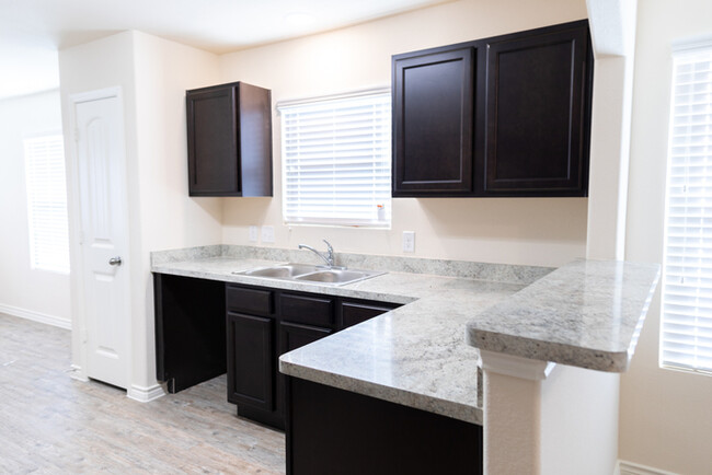 Building Photo - 1708 Bobolink