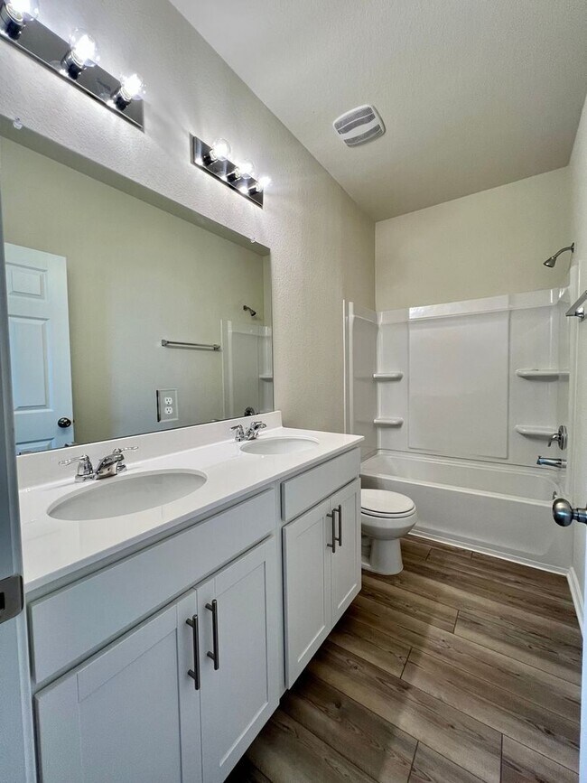 Building Photo - Charming 3BR 2BA House in Buda