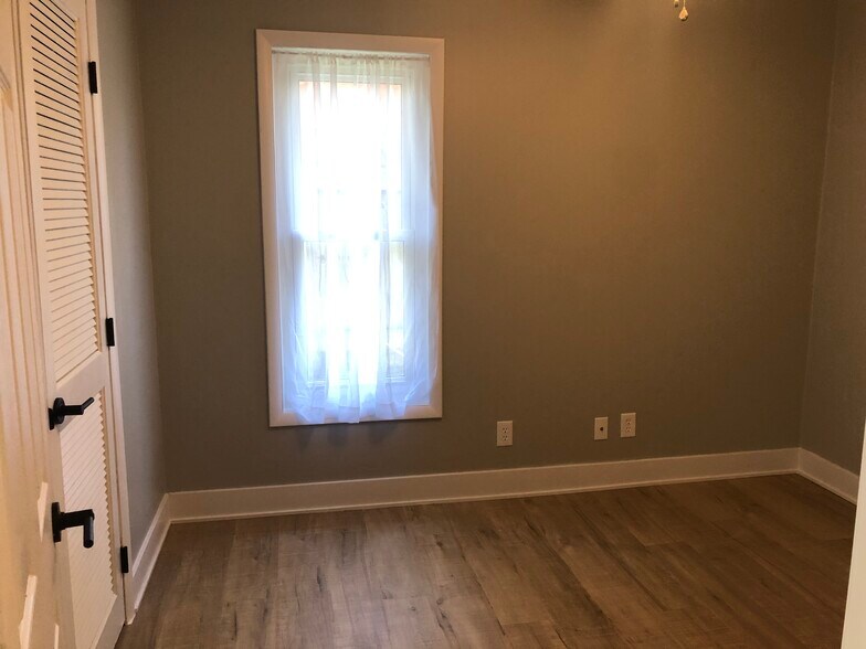 Bedroom 1 - 505 E Lincoln Ave