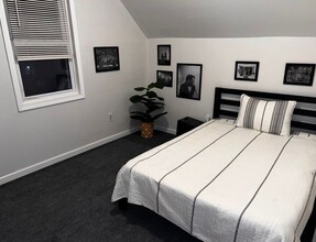 Building Photo - 9156 Elizabeth St