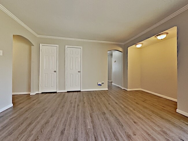Building Photo - 2705 Coy Dr