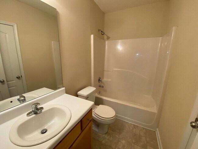 Building Photo - BRIDGEWATER HOME! PRE-LEASING FOR JUNE 20TH!