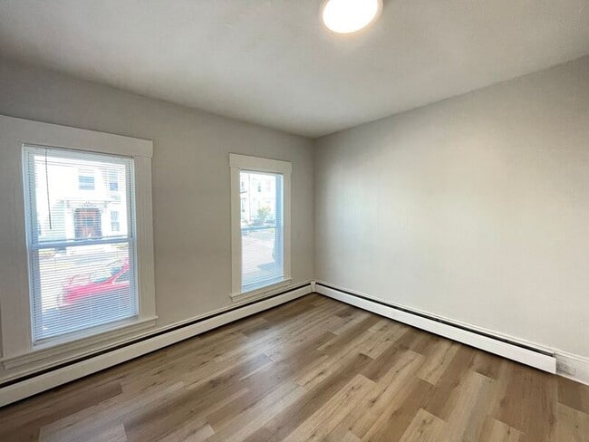 Building Photo - 49 Pennacook St