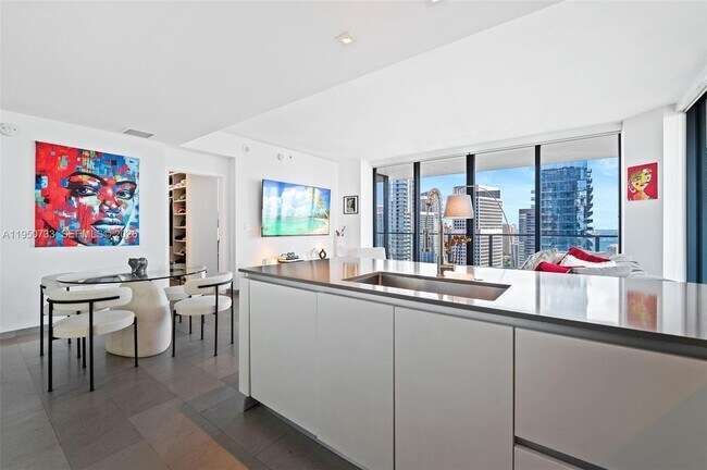 Building Photo - 88 SW 7th St