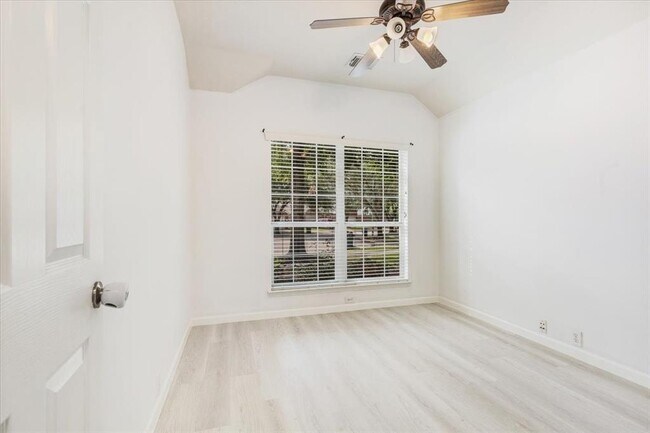Building Photo - 29927 Sunwillow Creek Dr