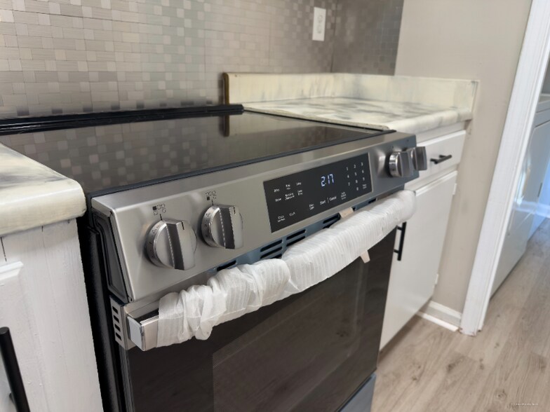 Building Photo - 3093 Barrycrest Dr