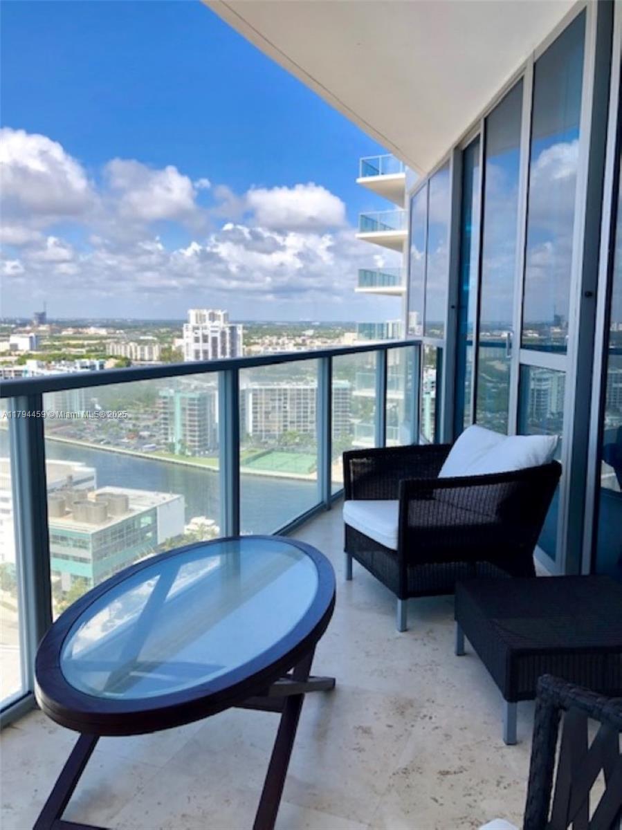 Building Photo - 3101 S Ocean Dr