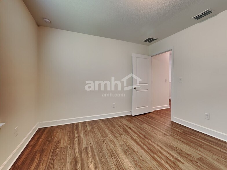 Building Photo - 10322 Riverwalk Ct