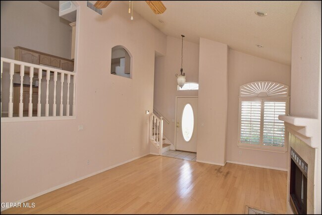 Building Photo - 1560 Via Appia St