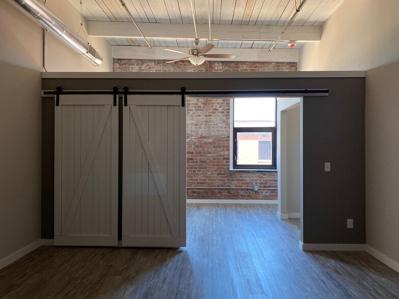 Interior Photo - Burnside