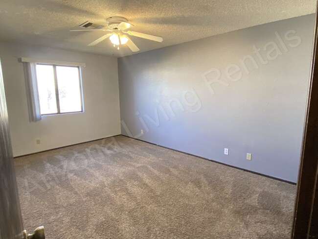 Building Photo - MOVE IN SPECIAL $500 OFF