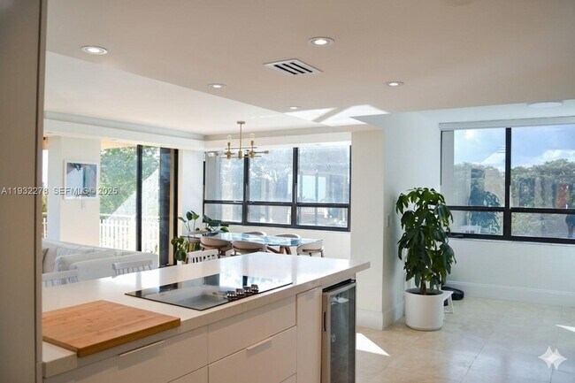 Building Photo - 11113 Biscayne Blvd