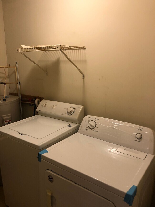 Building Photo - Great 1BR/1BA Condo in Turtle Creek