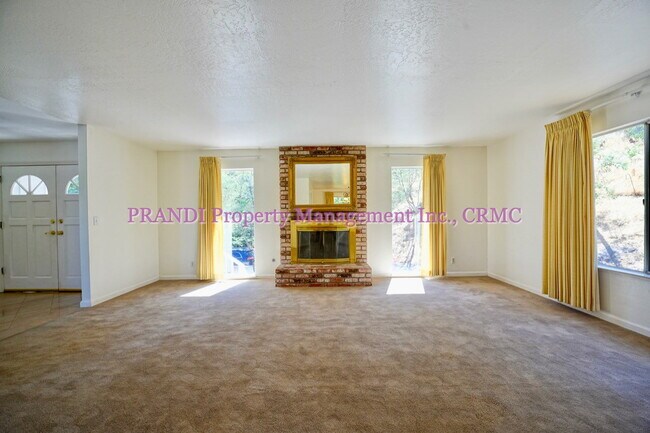 Building Photo - Private and Spacious Novato Home with 3 Ca...