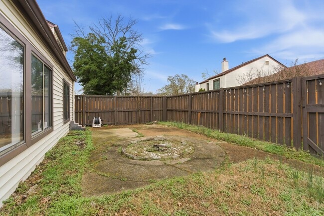 Building Photo - 4858 Quail Run