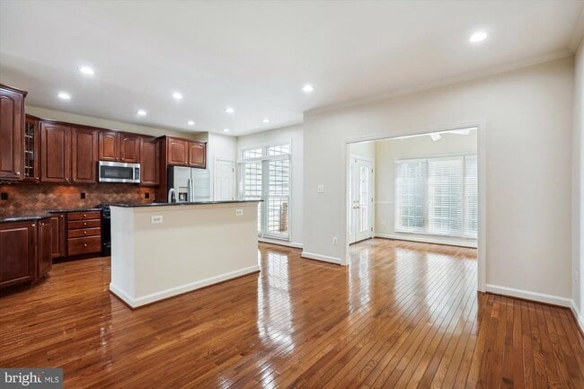 Building Photo - 4524 Fair Valley Dr