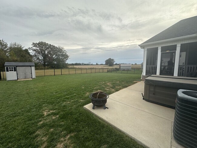 Building Photo - 4 Bedroom 3 Bathroom Home with Bonus Room!