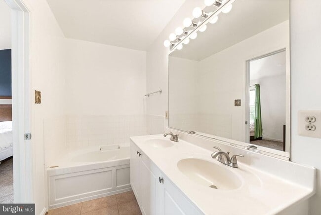 Building Photo - 21071 Mossy Glen Terrace