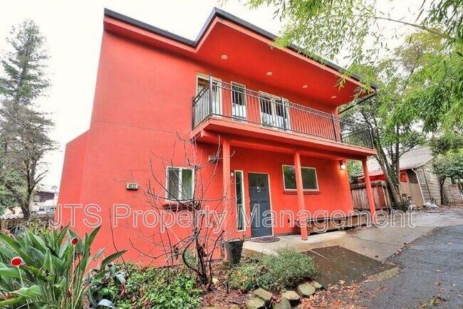 Building Photo - 4222 Crestline Ave