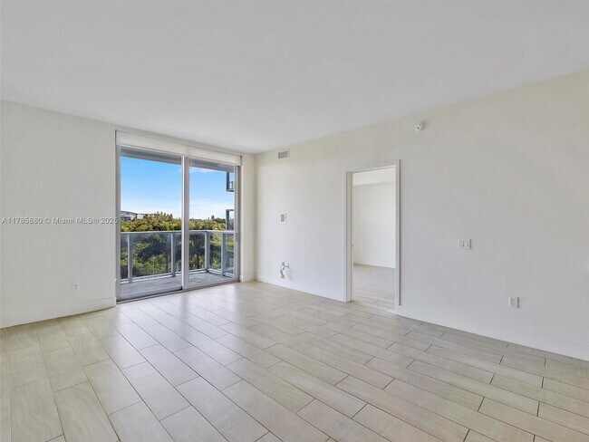 Building Photo - 2000 Metropica Wy