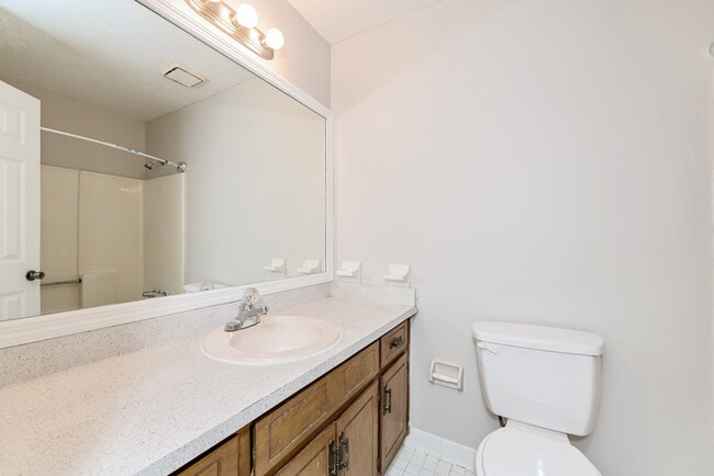 Building Photo - 105 Hidden Pines Dr