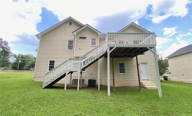 Building Photo - 2205 Pair Rd SW