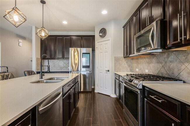 Building Photo - 7013 Armagh Dr