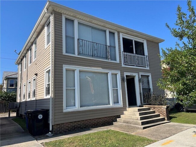 Primary Photo - 4222 Vincennes Pl