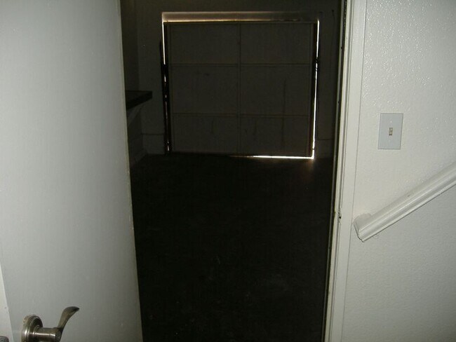 Building Photo - 28701 Calle Del Lago