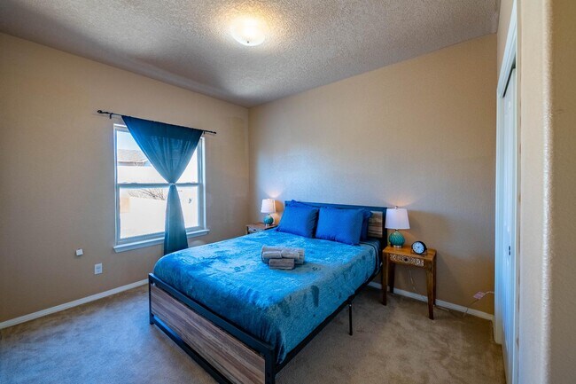 Building Photo - 9719 Calle Chamisa NW