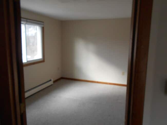 Building Photo - Derry Townhouse for Rent- 2 Bedrooms + Loft!  Available Nov 15!