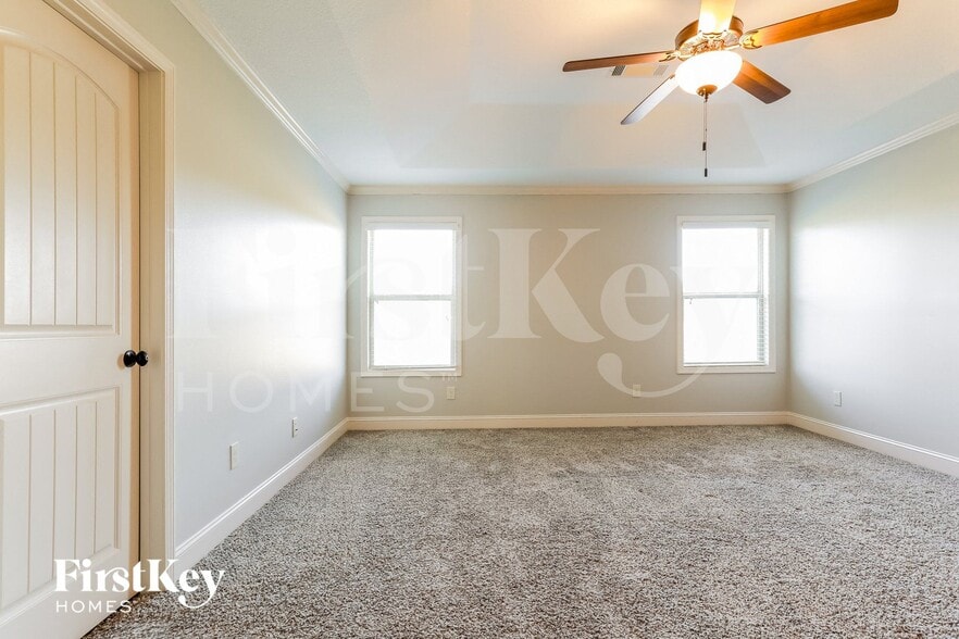 Building Photo - 1028 Lake Vista Dr