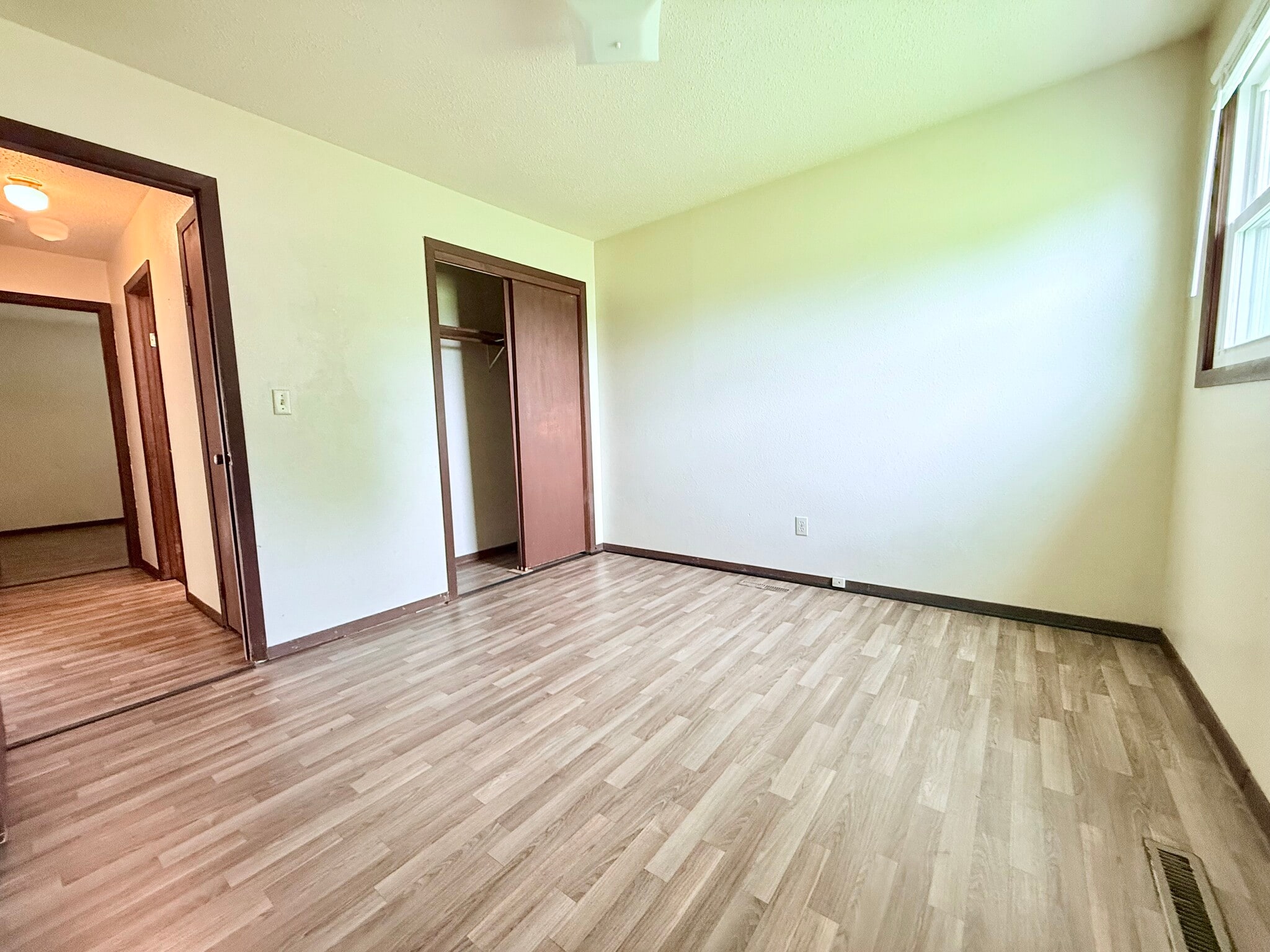 Bed #2 - 206 E Elm St