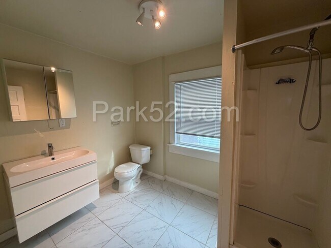 Building Photo - 1711 S 9th St